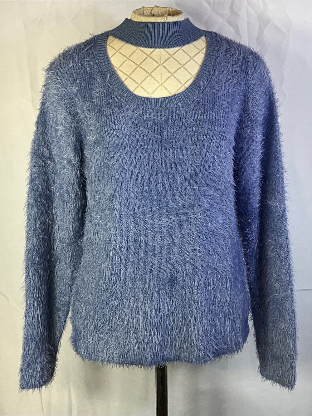 G by Giuliana Fluffy Cutout Choker Neckline Sweater Size Medium New
